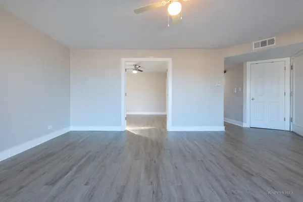 3175 W 115th ST #3E, Merrionette Park, IL 60803