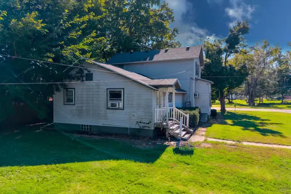436 E Cherry ST, Watseka, IL 60970