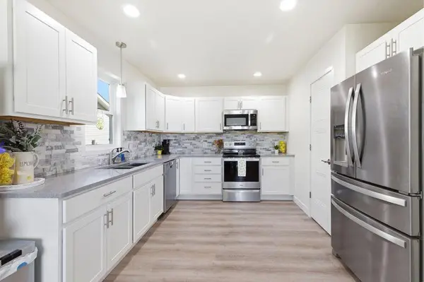 82 Prince William CT, La Porte, IN 46350