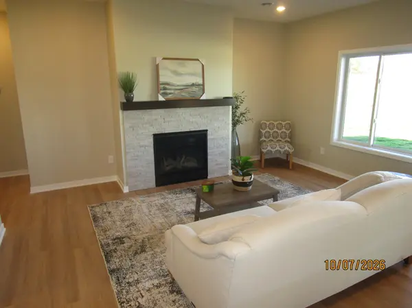 1804 Sunny PL SE, Pine Island, MN 55963