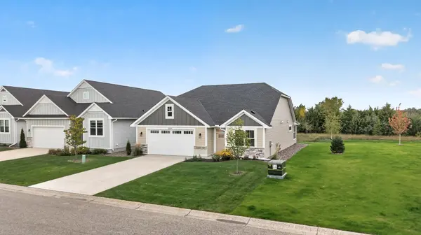12588 Masters LN, Lindstrom, MN 55045