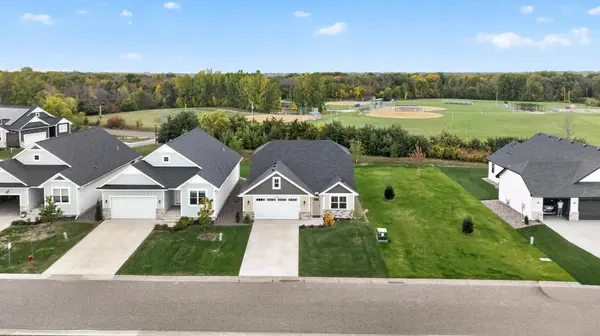 12588 Masters LN, Lindstrom, MN 55045