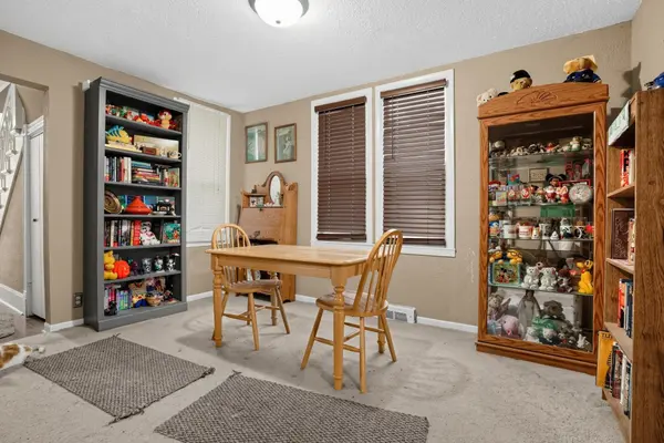 872 Lawson AVE E, Saint Paul, MN 55106