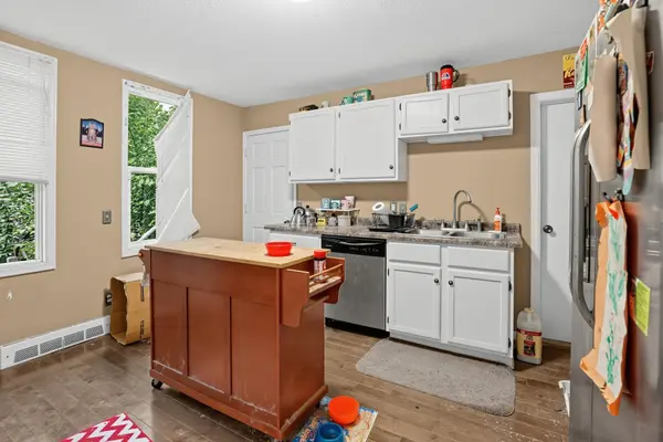 872 Lawson AVE E, Saint Paul, MN 55106