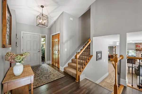 1205 Hilloway CIR, Burnsville, MN 55306