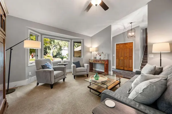 1205 Hilloway CIR, Burnsville, MN 55306