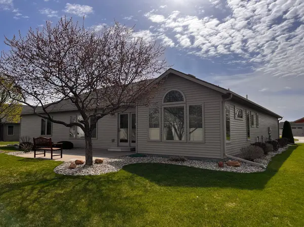 5723 Glenview LN, Saint Cloud, MN 56303