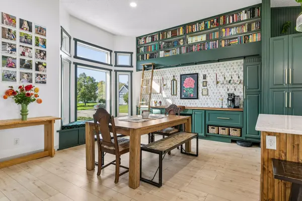 7758 Upper 23rd ST N, Oakdale, MN 55128