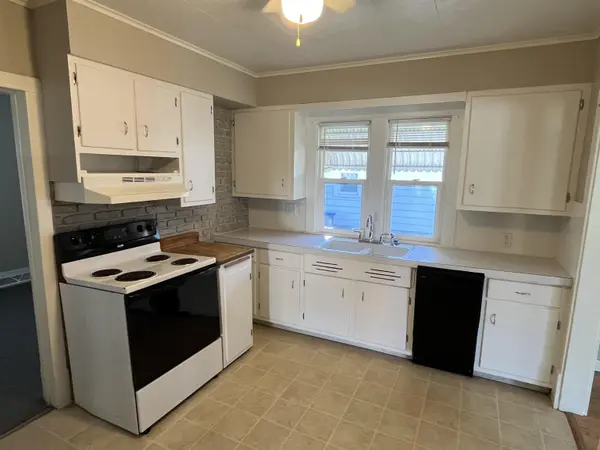 302 PINE ST, Neenah, WI 54956-3336