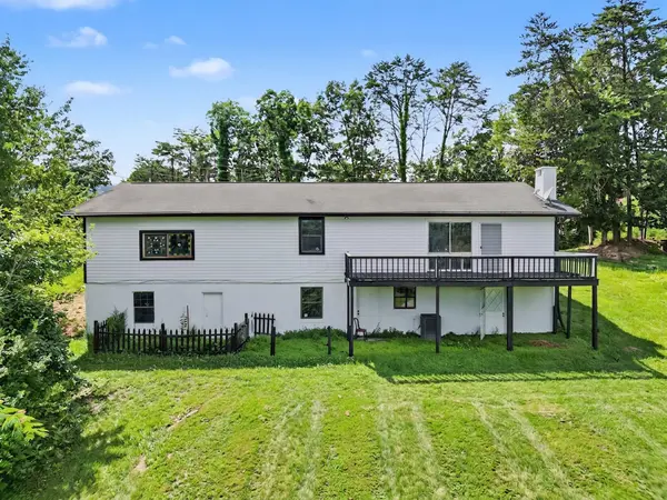 3113 Noland Dr, Pigeon Forge, TN 37863