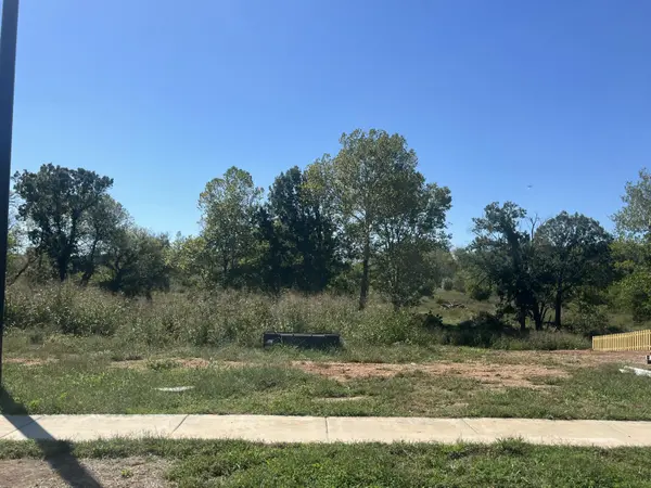 711 S Reaghan LN, Republic, MO 65738