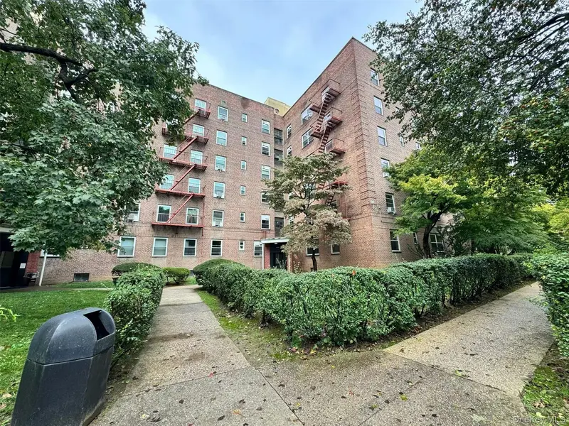147-37 38 AVE #16C, Flushing, NY 11354