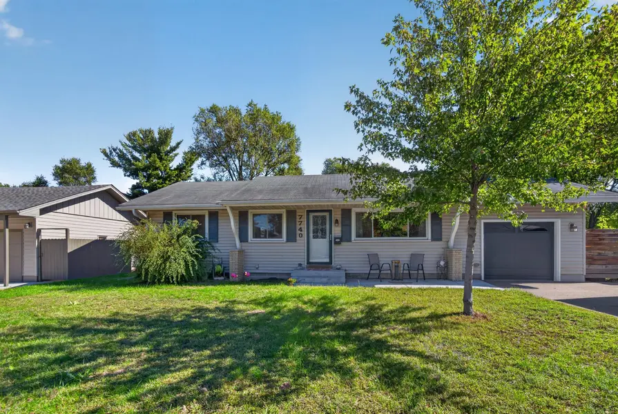 7740 Regent AVE N, Brooklyn Park, MN 55443