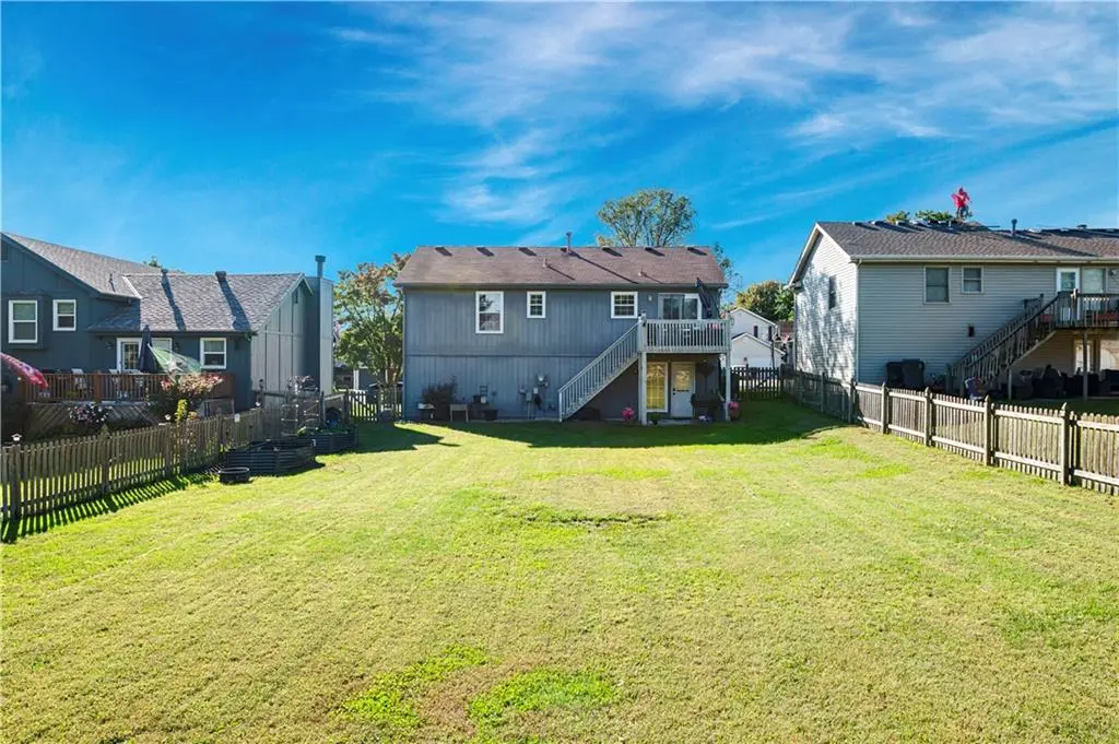 11037 N Lewis AVE, Kansas City, MO 64157