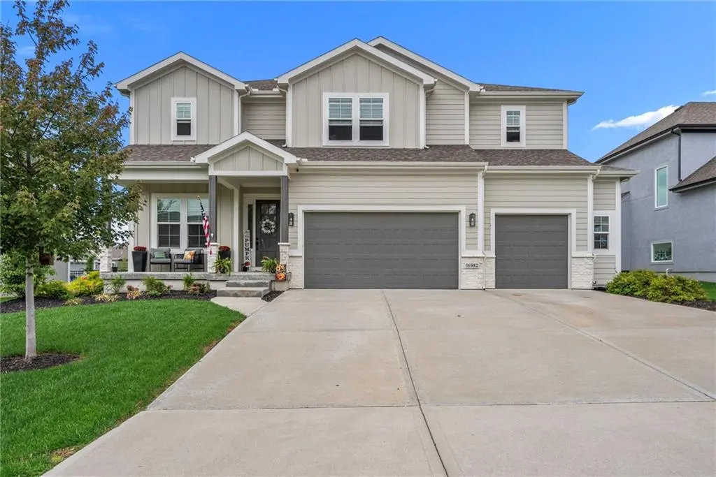 16982 S Penrose LN, Olathe, KS 66062