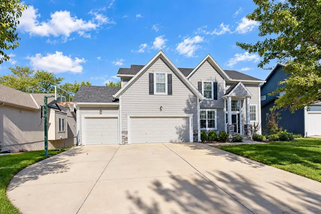 20908 W 117th ST, Olathe, KS 66061