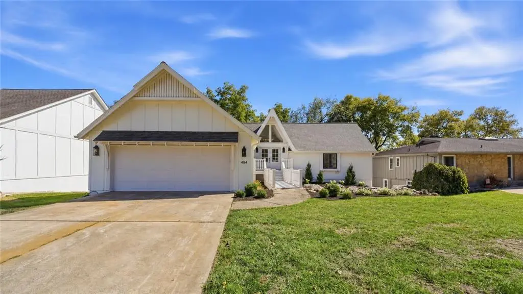 484 N Winnebago DR, Lake Winnebago, MO 64034