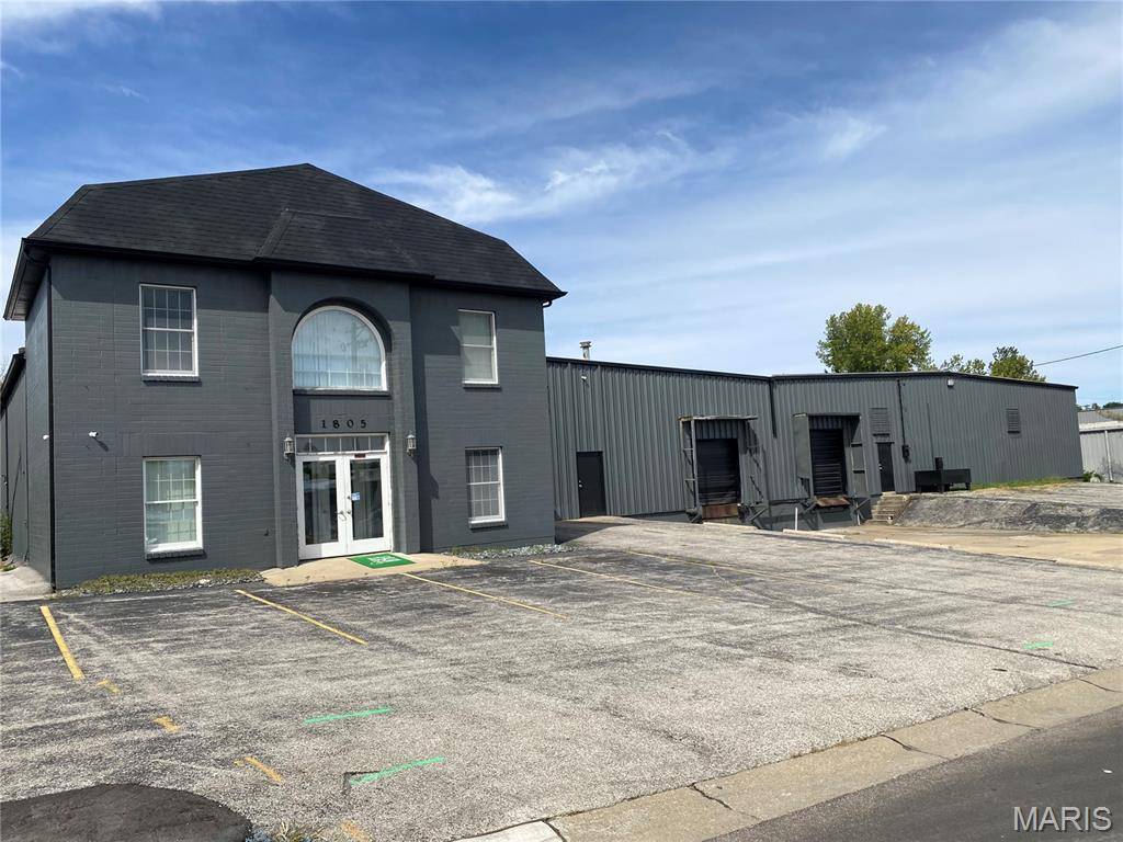 1805 scherer Pkwy, St Charles, MO 63303