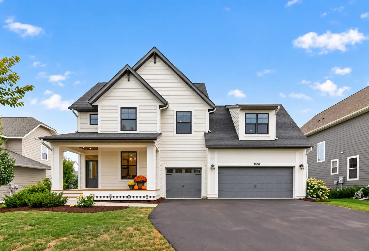 9960 Arrowwood TRL, Woodbury, MN 55129
