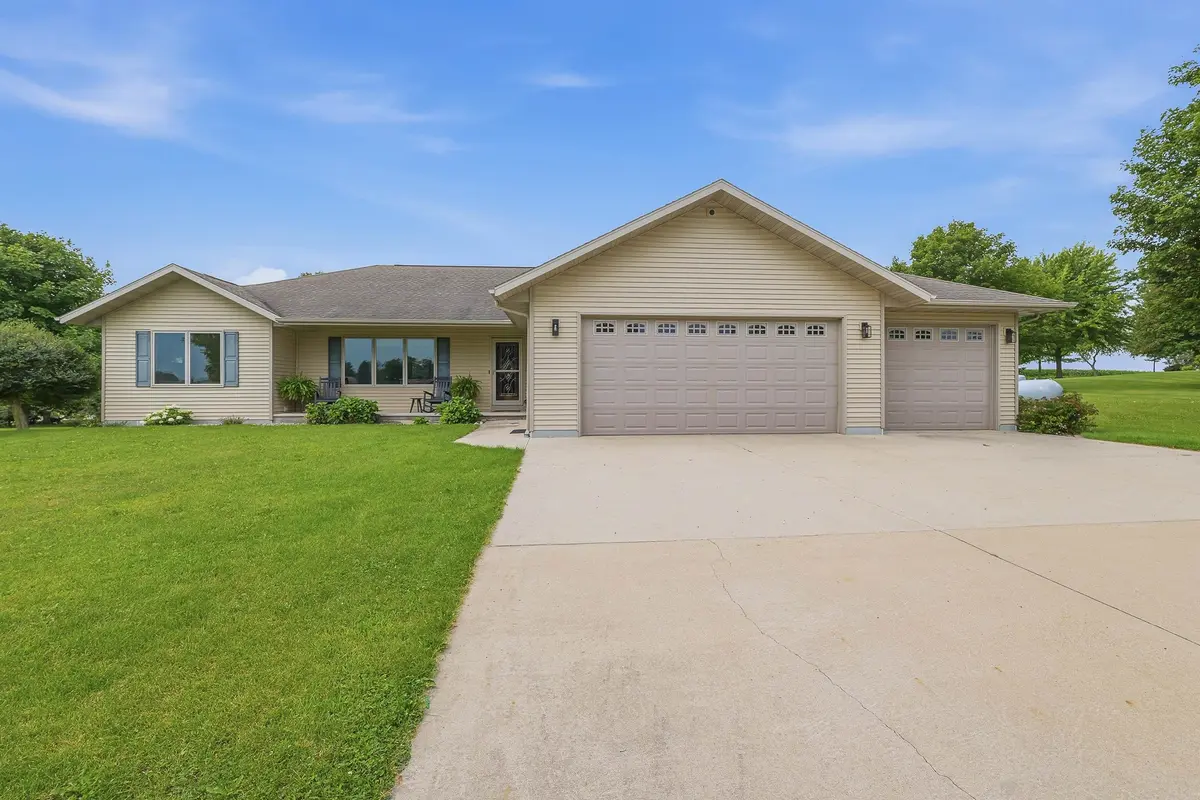 W8314 HAWKVIEW CIR, Fond Du Lac, WI 54937