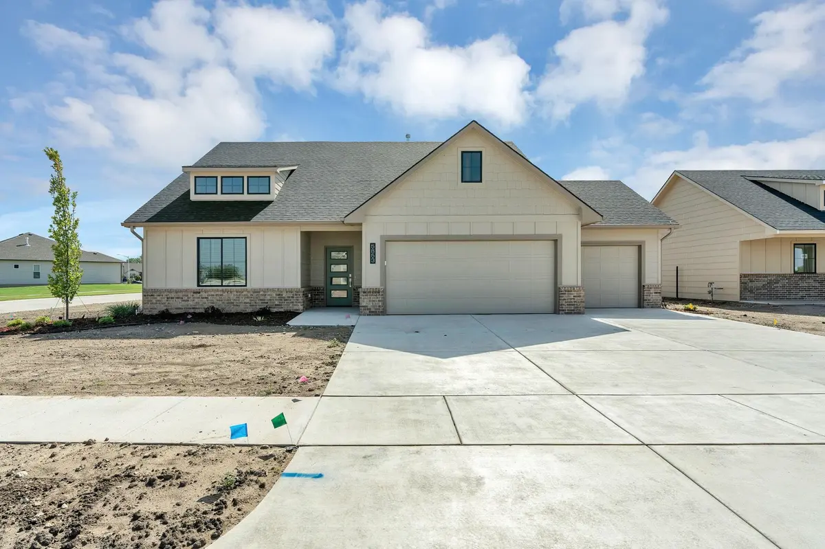 5853 E Central Park Ct, Bel Aire, KS 67220