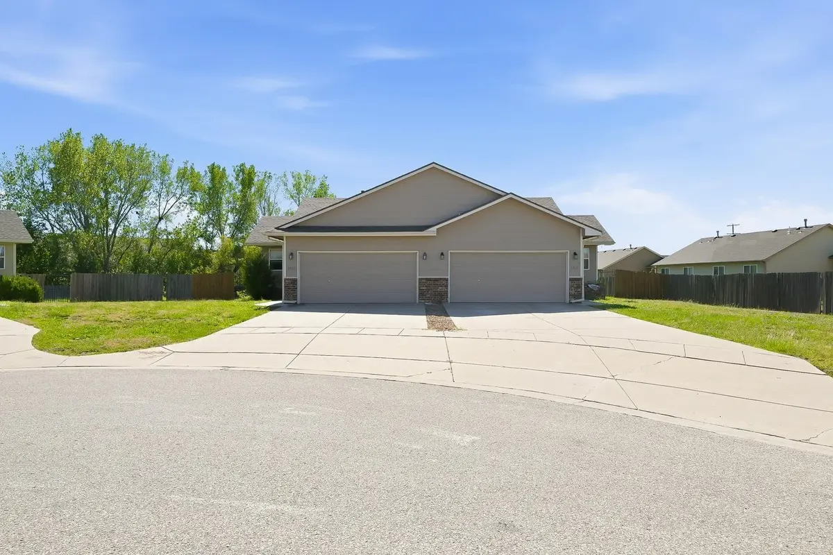 3362 N GOVERNEOUR CIR, Wichita, KS 67226
