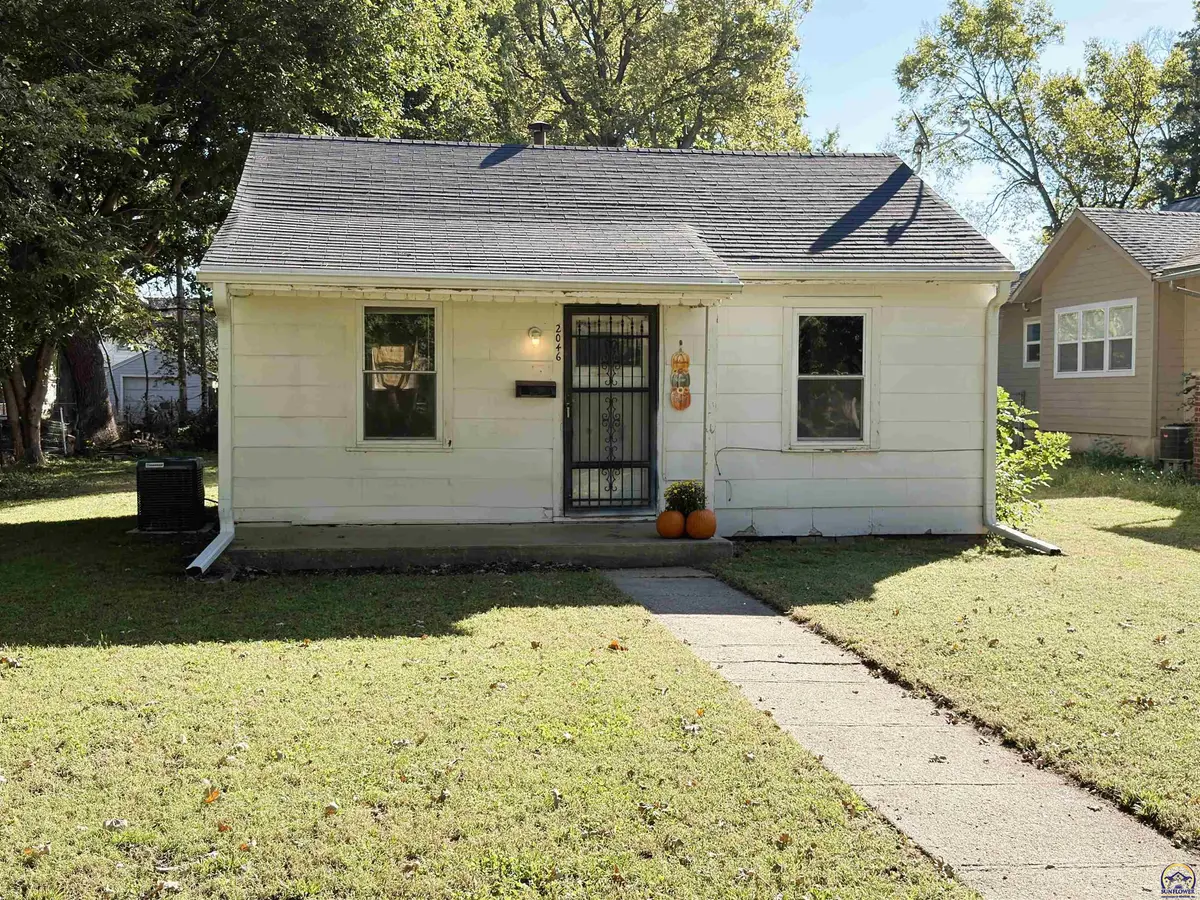 2046 SW Lincoln ST, Topeka, KS 66604