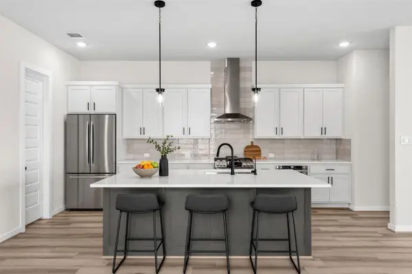 412 Amista DR, Liberty Hill, TX 78642