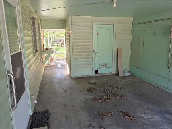 403 Hazel ST, Rockdale, TX 76567