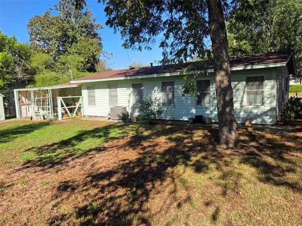 403 Hazel ST, Rockdale, TX 76567