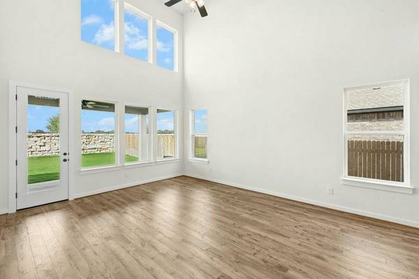 404 Amista DR, Liberty Hill, TX 78642