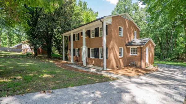 7823 Elwood DR, Charlotte, NC 28227