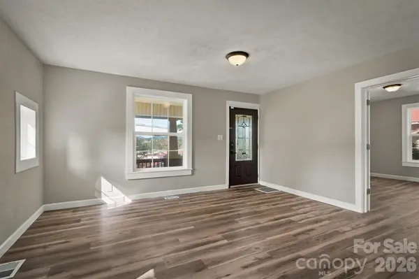 1203 Spainhour ST, Lenoir, NC 28645