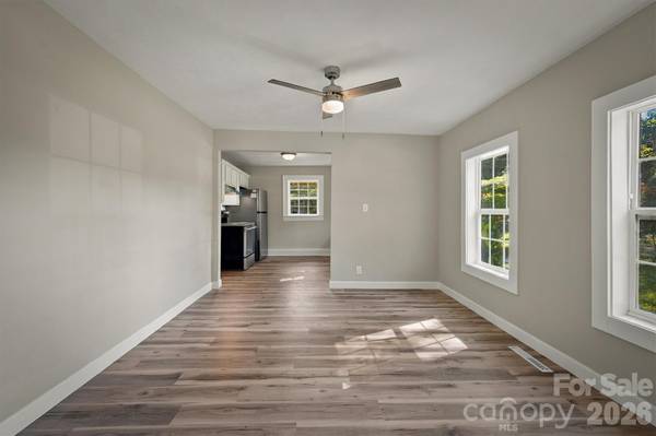 1203 Spainhour ST, Lenoir, NC 28645