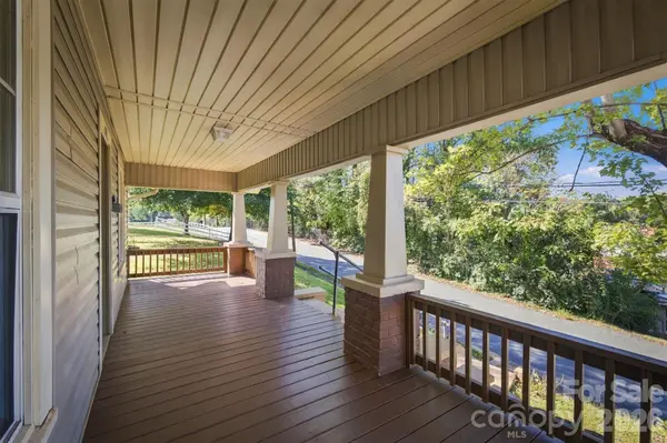 1203 Spainhour ST, Lenoir, NC 28645