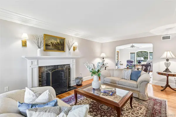 14 Huntington RD, Garden City, NY 11530