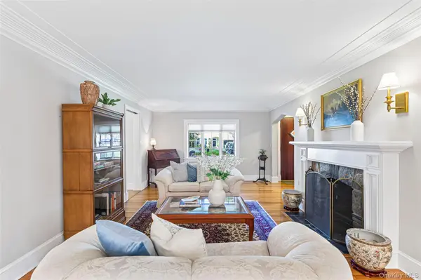 14 Huntington RD, Garden City, NY 11530