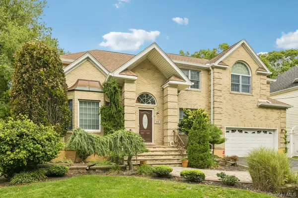 2175 Helene AVE, Merrick, NY 11566