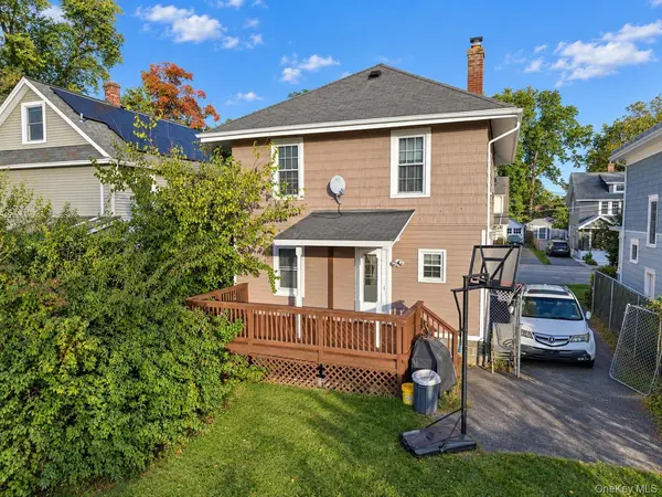 26 Oakwood BLVD, Poughkeepsie, NY 12603