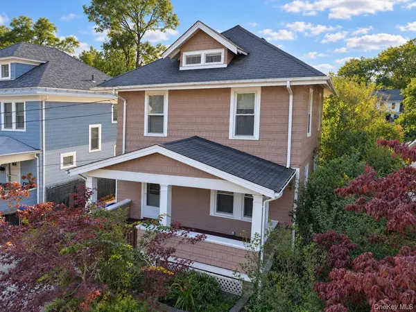 26 Oakwood BLVD, Poughkeepsie, NY 12603
