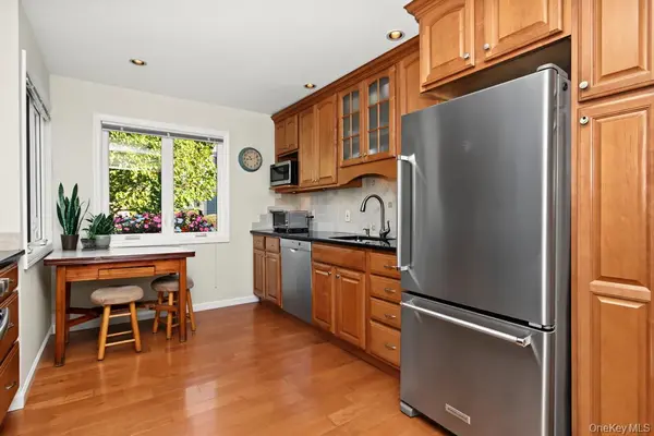 148 Fields LN, Peekskill, NY 10566