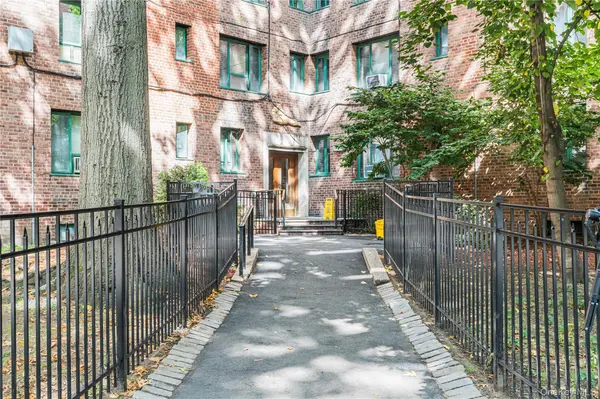1946 E Tremont AVE #5H, Bronx, NY 10462