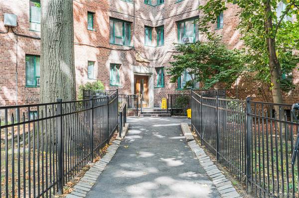 1946 E Tremont AVE #5H, Bronx, NY 10462