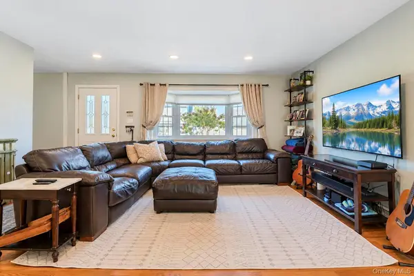 4027 Jean AVE, Bethpage, NY 11714