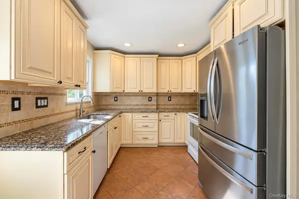 4027 Jean AVE, Bethpage, NY 11714