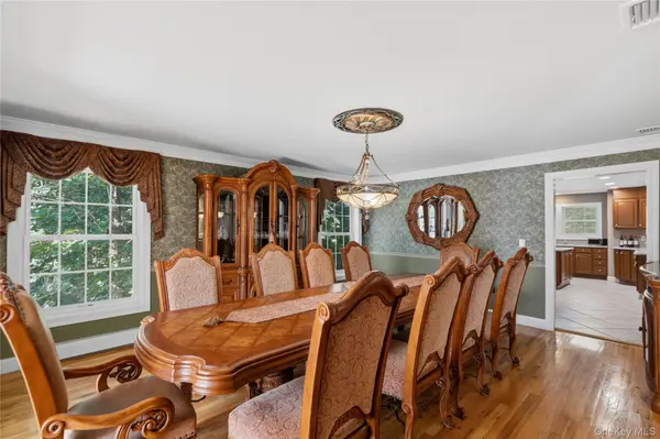 10 Matinecock CT, Locust Valley, NY 11560