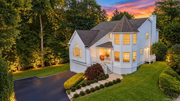 10 Matinecock CT, Locust Valley, NY 11560