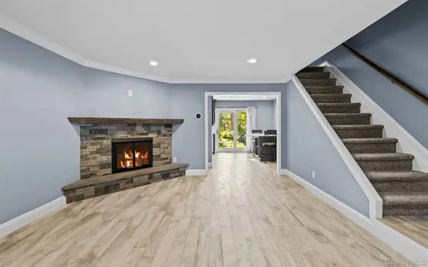 14 Taylor Commons #14, Yaphank, NY 11980