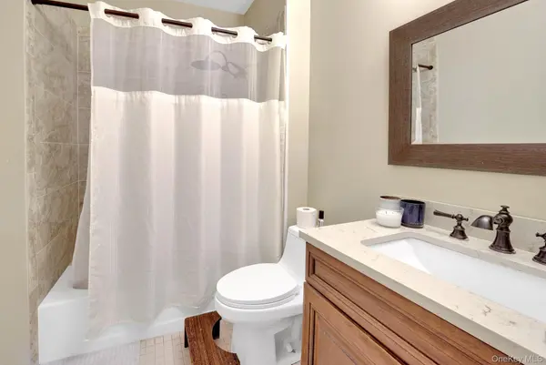 100 Daly Blvd #2815, Hempstead, NY 11572