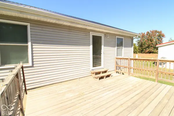 2469 Country Manor ST, North Vernon, IN 47265